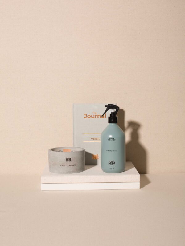 Bedtime Ritual kit (vela, journal y spray de linos).